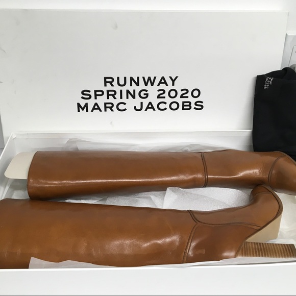 Marc Jacobs  Runway 2020  Tan Boots long, high heel Sz 38 US 7-7.5 New In Box - Picture 2 of 16